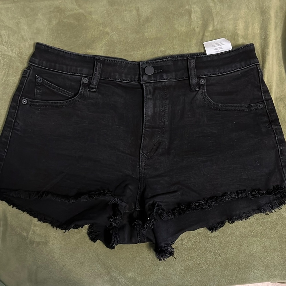 Volcom black shorts